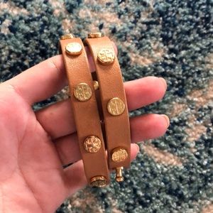 Tory Burch logo wrap stud bracelet